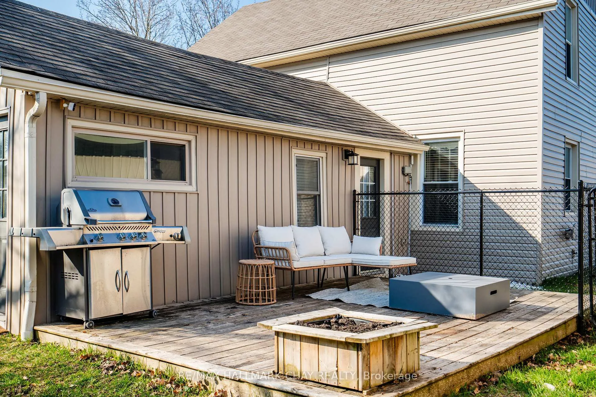 Photo 43 of 19 Yonge Street S, Springwater, Elmvale — HOMEH