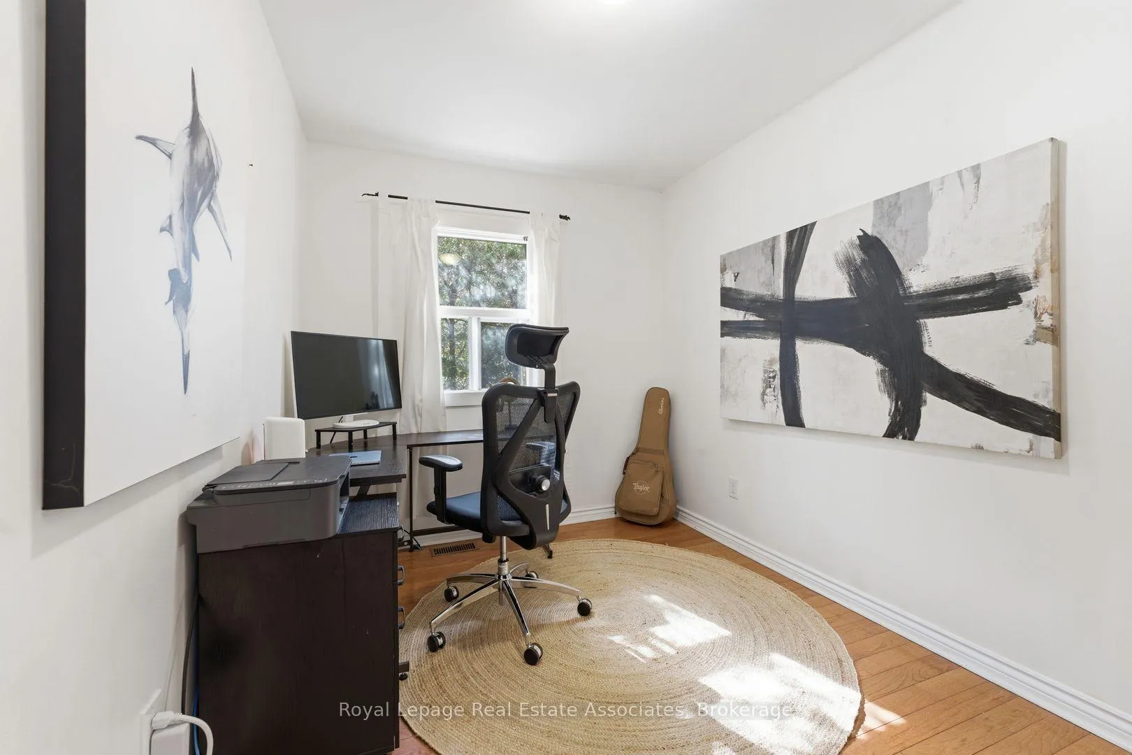 Photo 10 of 708 Montbeck Crescent, Mississauga, Lakeview — HOMEH