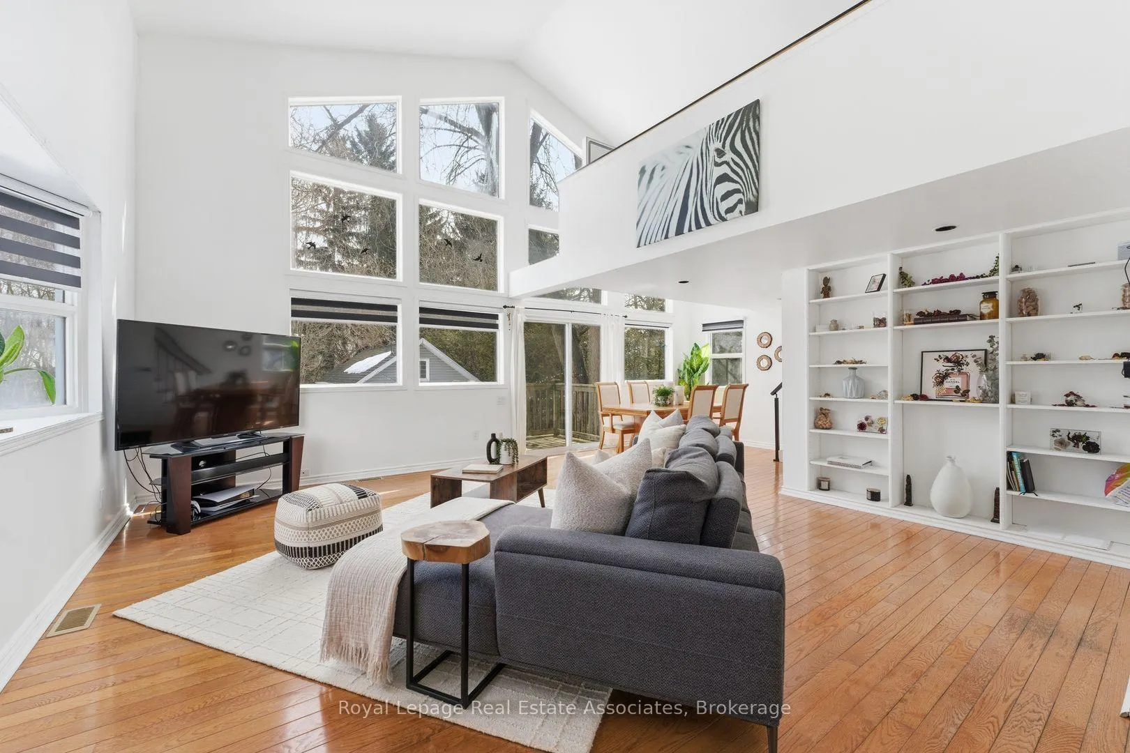 Photo 21 of 708 Montbeck Crescent, Mississauga, Lakeview — HOMEH