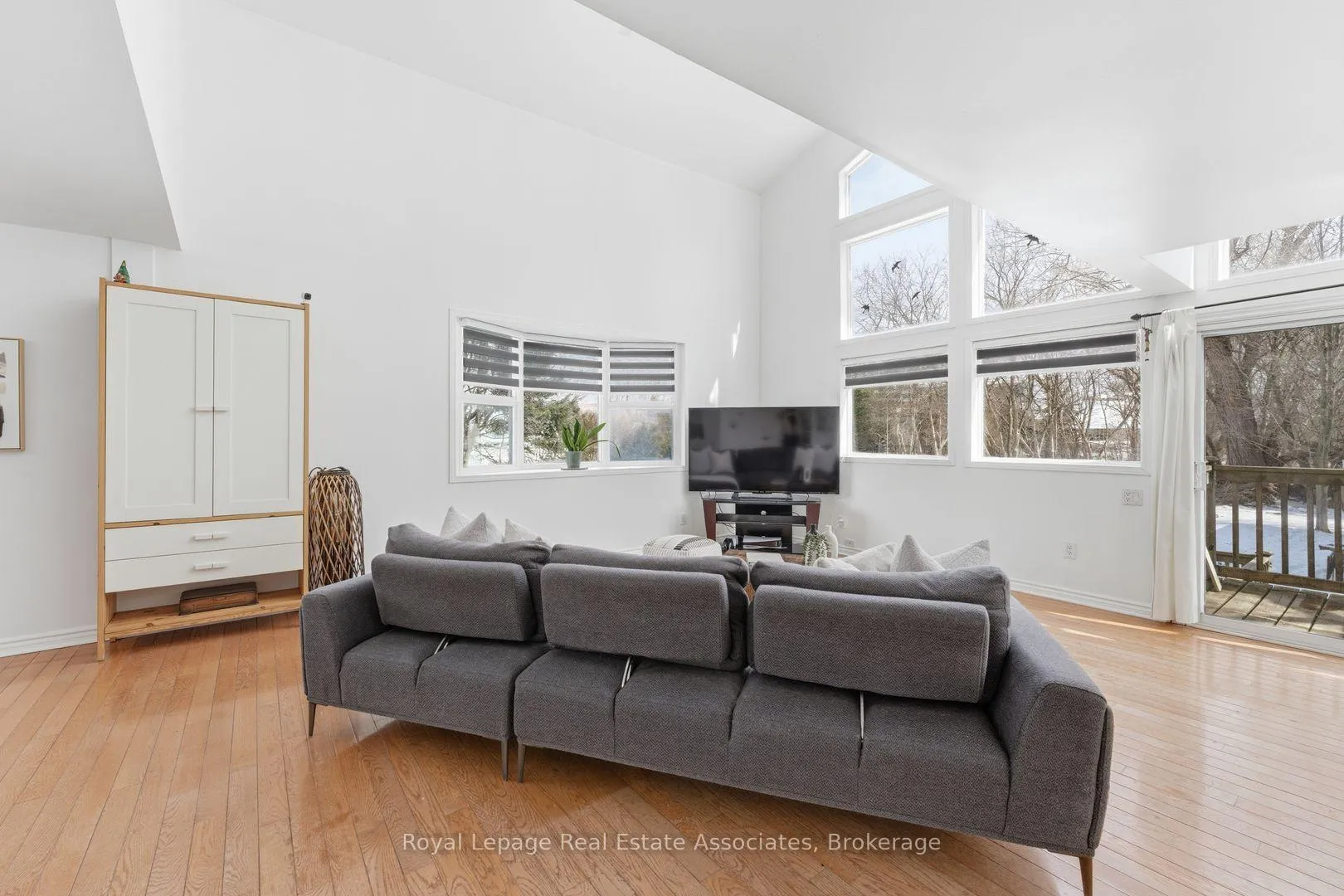 Photo 22 of 708 Montbeck Crescent, Mississauga, Lakeview — HOMEH