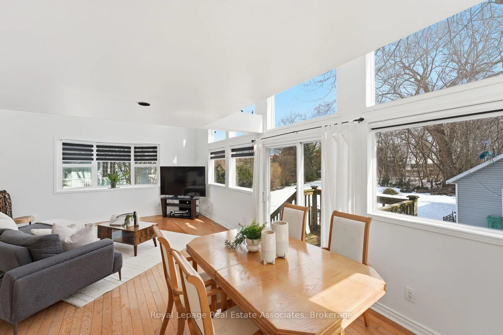 Photo 26 of 708 Montbeck Crescent, Mississauga, Lakeview — HOMEH