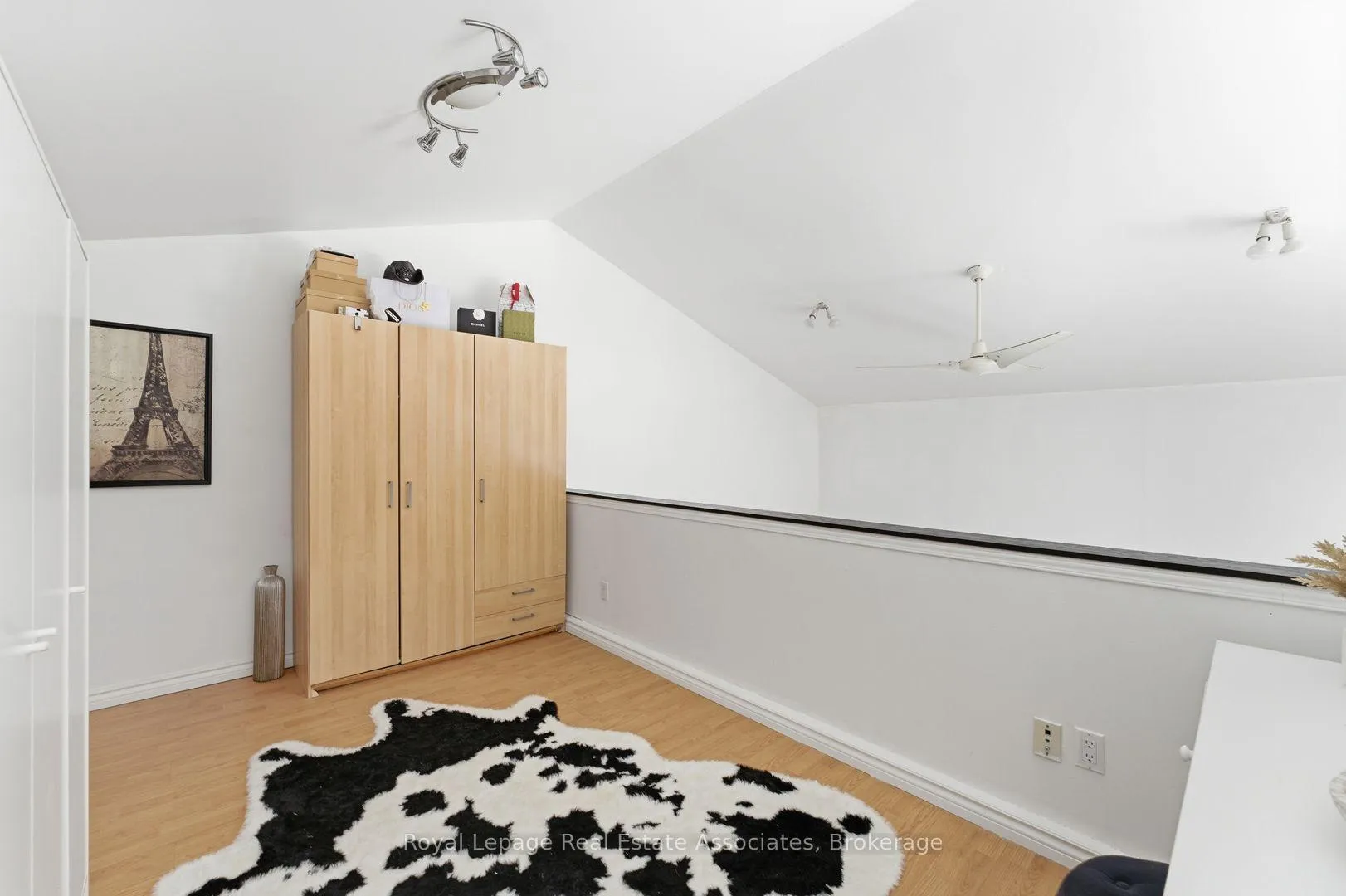 Photo 30 of 708 Montbeck Crescent, Mississauga, Lakeview — HOMEH