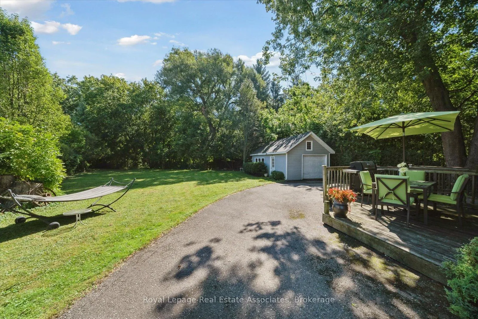 Photo 37 of 708 Montbeck Crescent, Mississauga, Lakeview — HOMEH