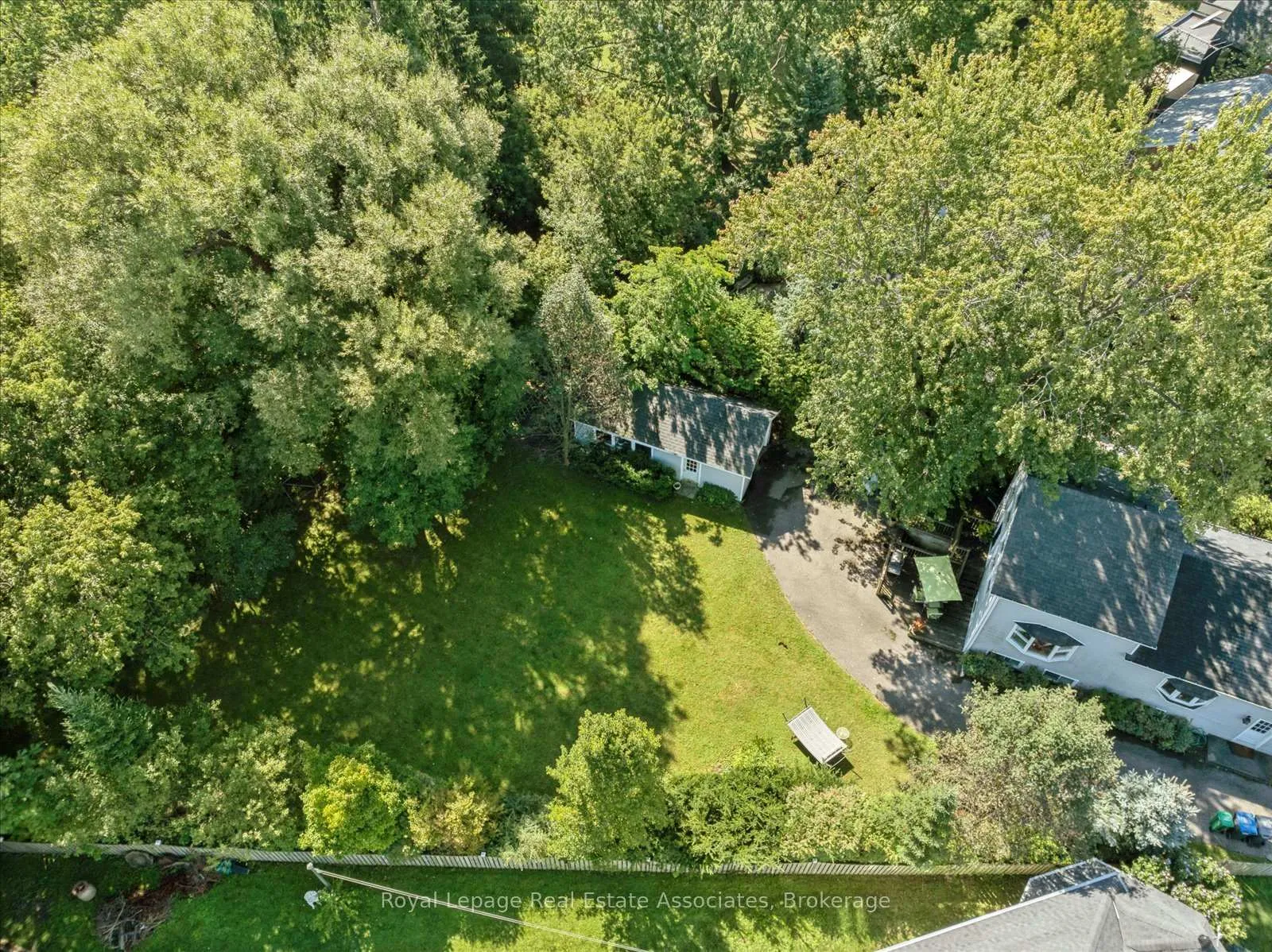 Photo 39 of 708 Montbeck Crescent, Mississauga, Lakeview — HOMEH