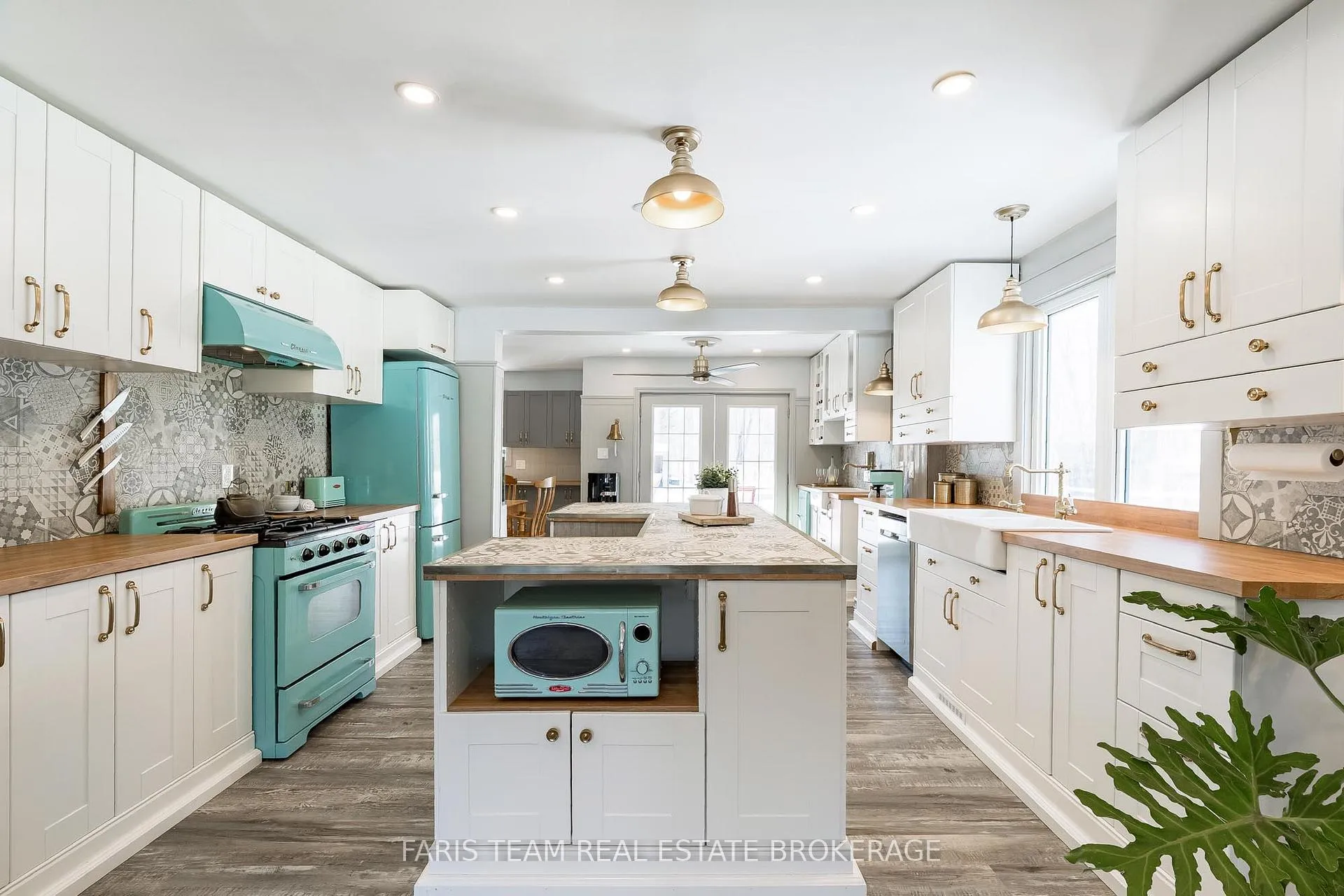 Photo 5 of 26832 Park Road, Georgina, Sutton & Jackson's Point — HOMEH
