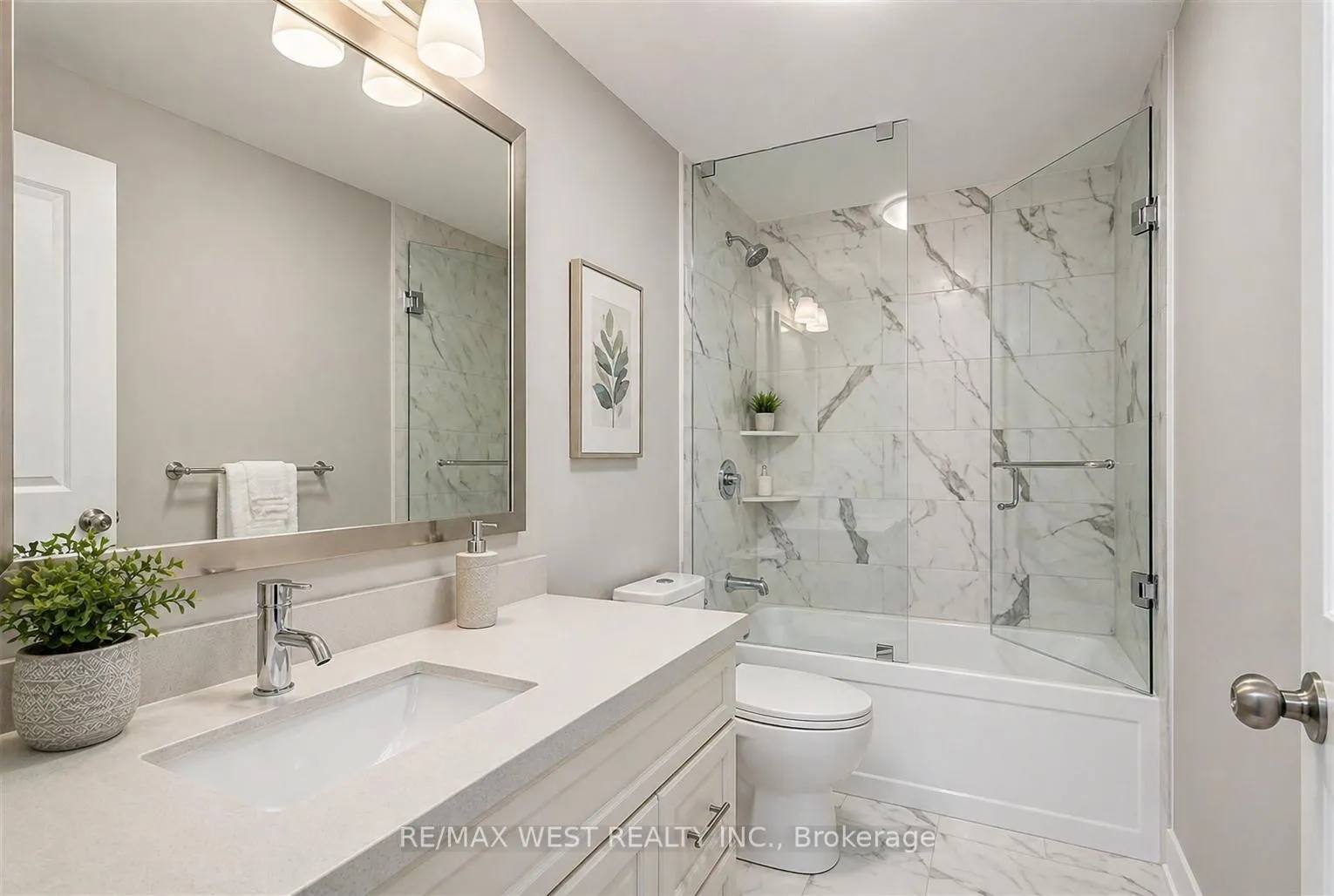 Photo 3 of 112 Algoma Street, Etobicoke, Mimico — HOMEH