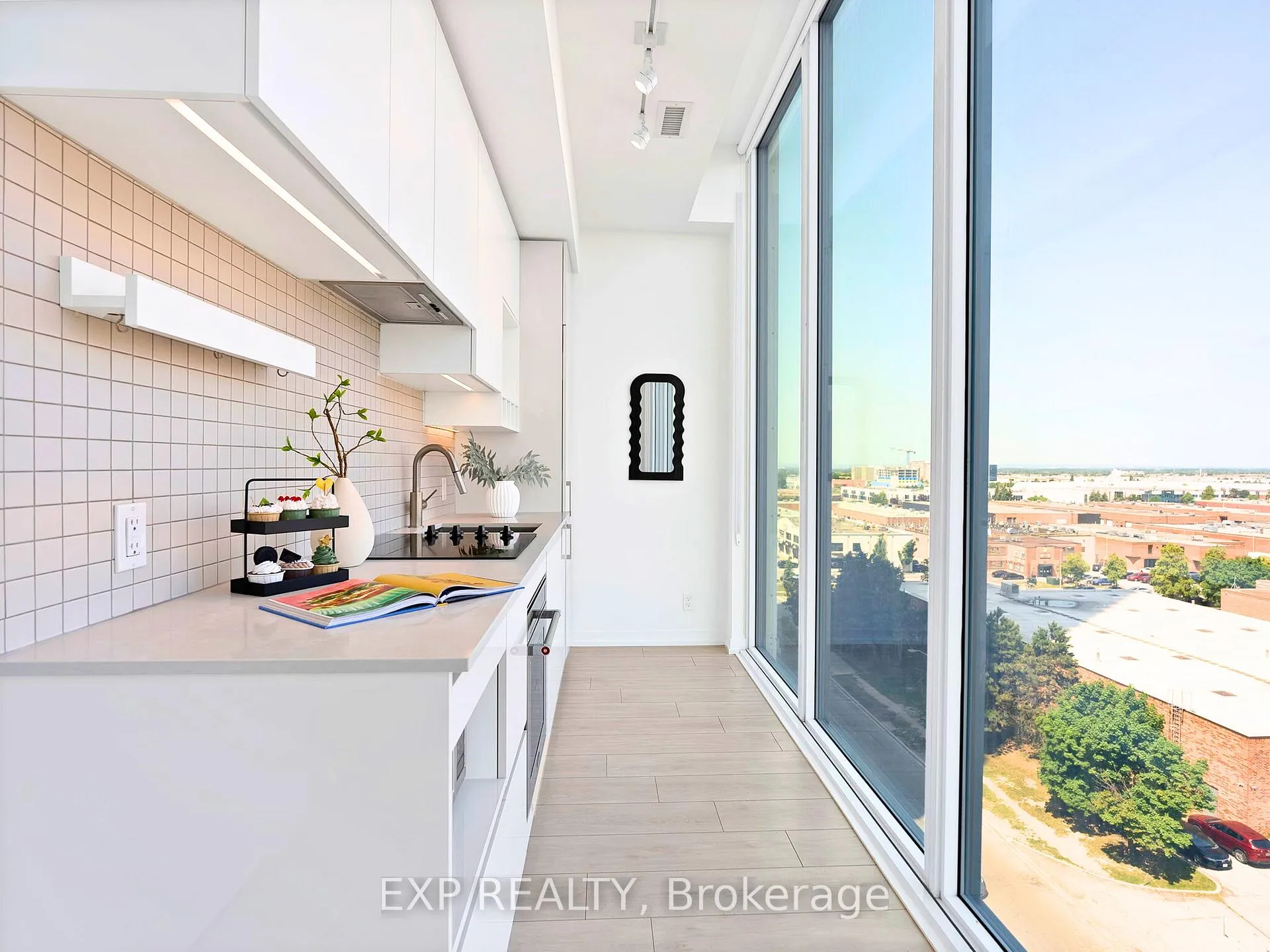 Photo 7 of Unit Unit 811, 950 Portage Parkway, Vaughan, Vaughan Corporate Centre — HOMEH
