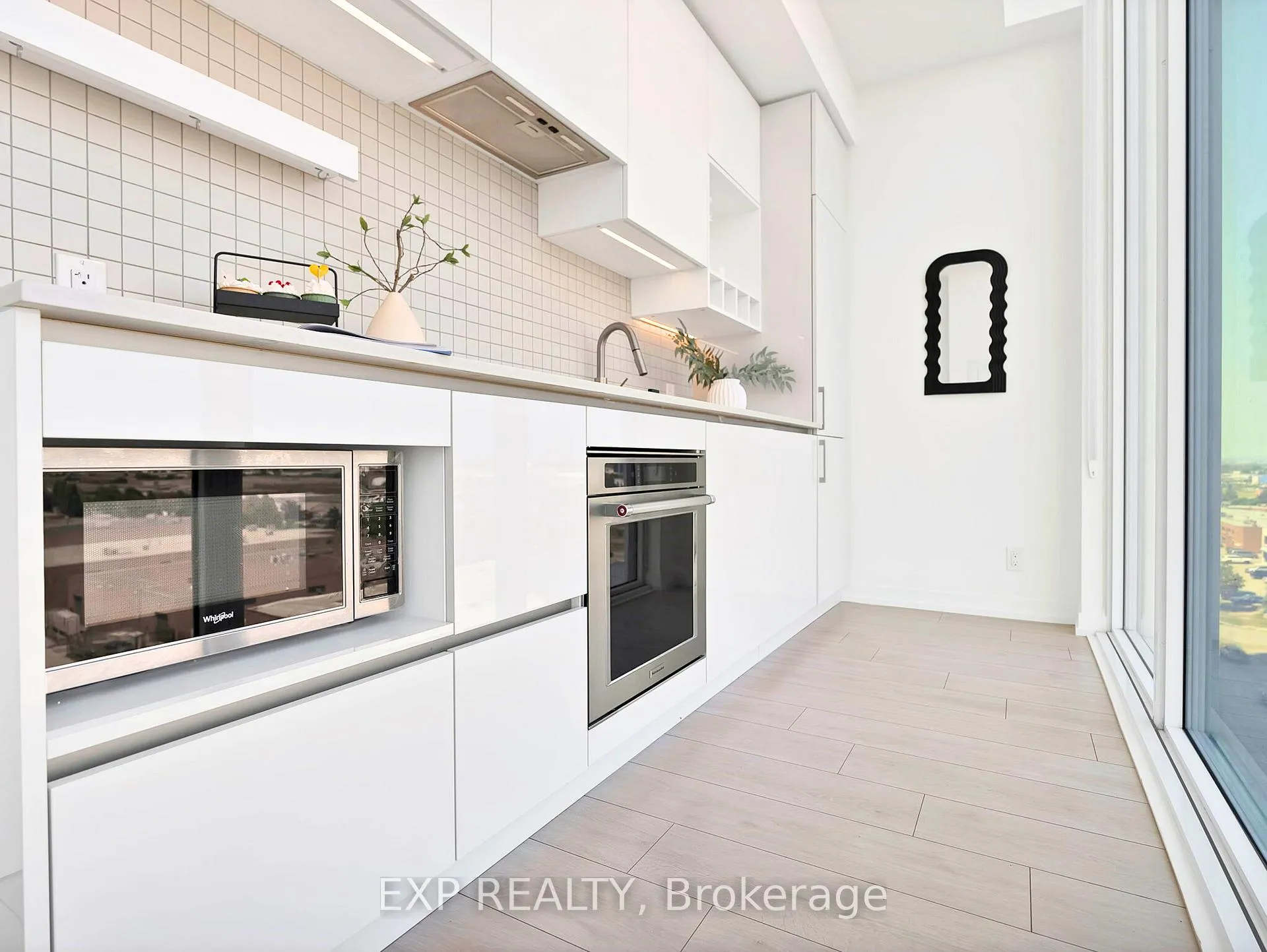 Photo 9 of Unit Unit 811, 950 Portage Parkway, Vaughan, Vaughan Corporate Centre — HOMEH