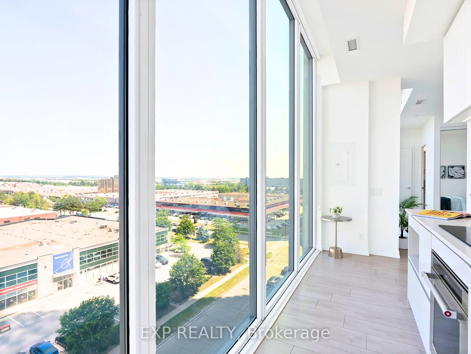 Photo 12 of Unit Unit 811, 950 Portage Parkway, Vaughan, Vaughan Corporate Centre — HOMEH