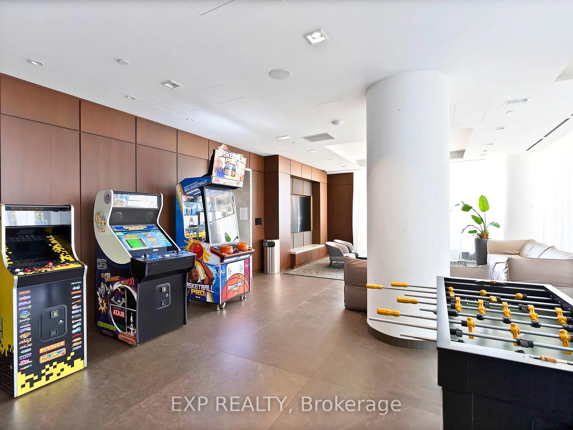 Photo 24 of Unit Unit 811, 950 Portage Parkway, Vaughan, Vaughan Corporate Centre — HOMEH