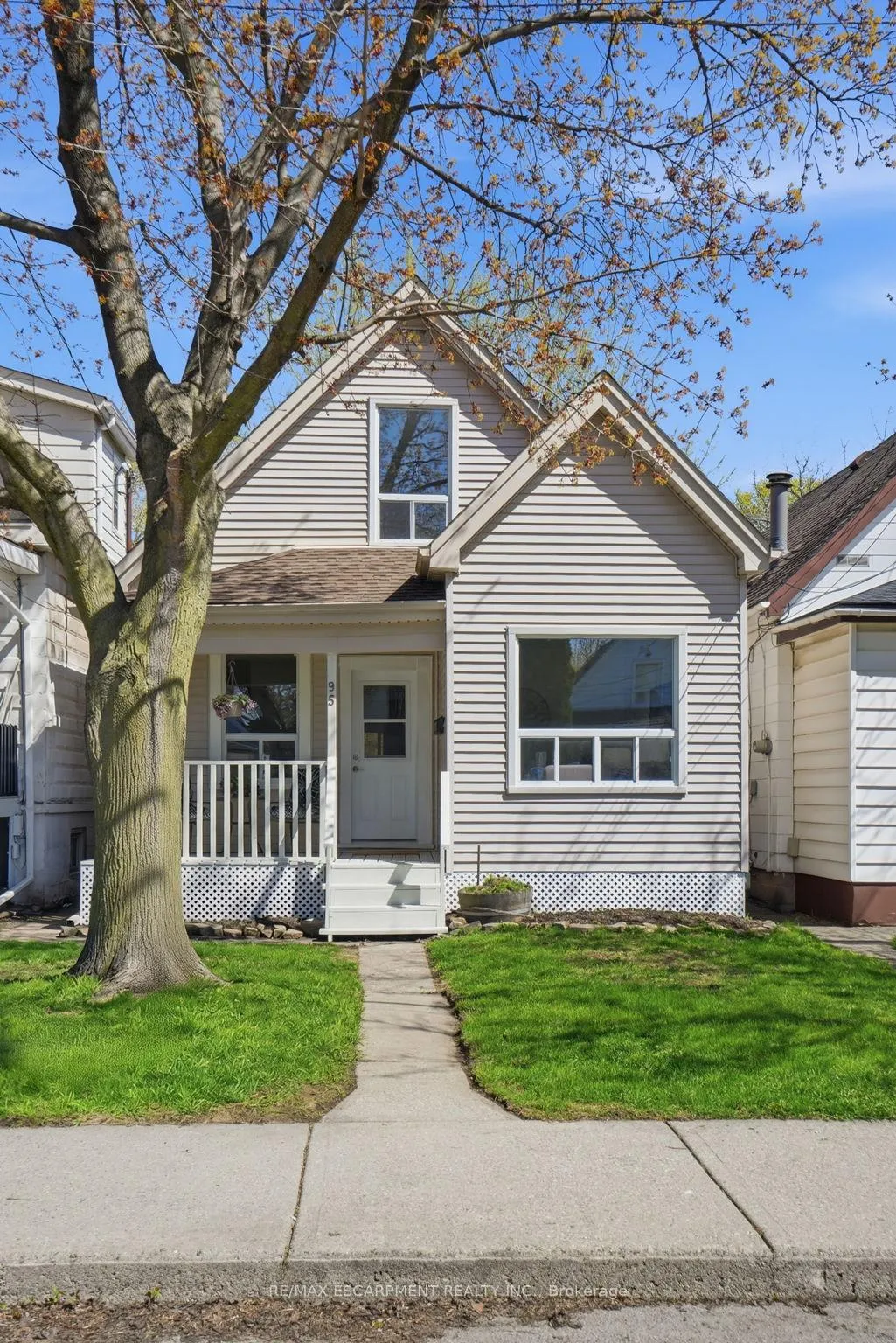 Photo 2 of 95 East 23rd Street, Hamilton, Eastmount — HOMEH