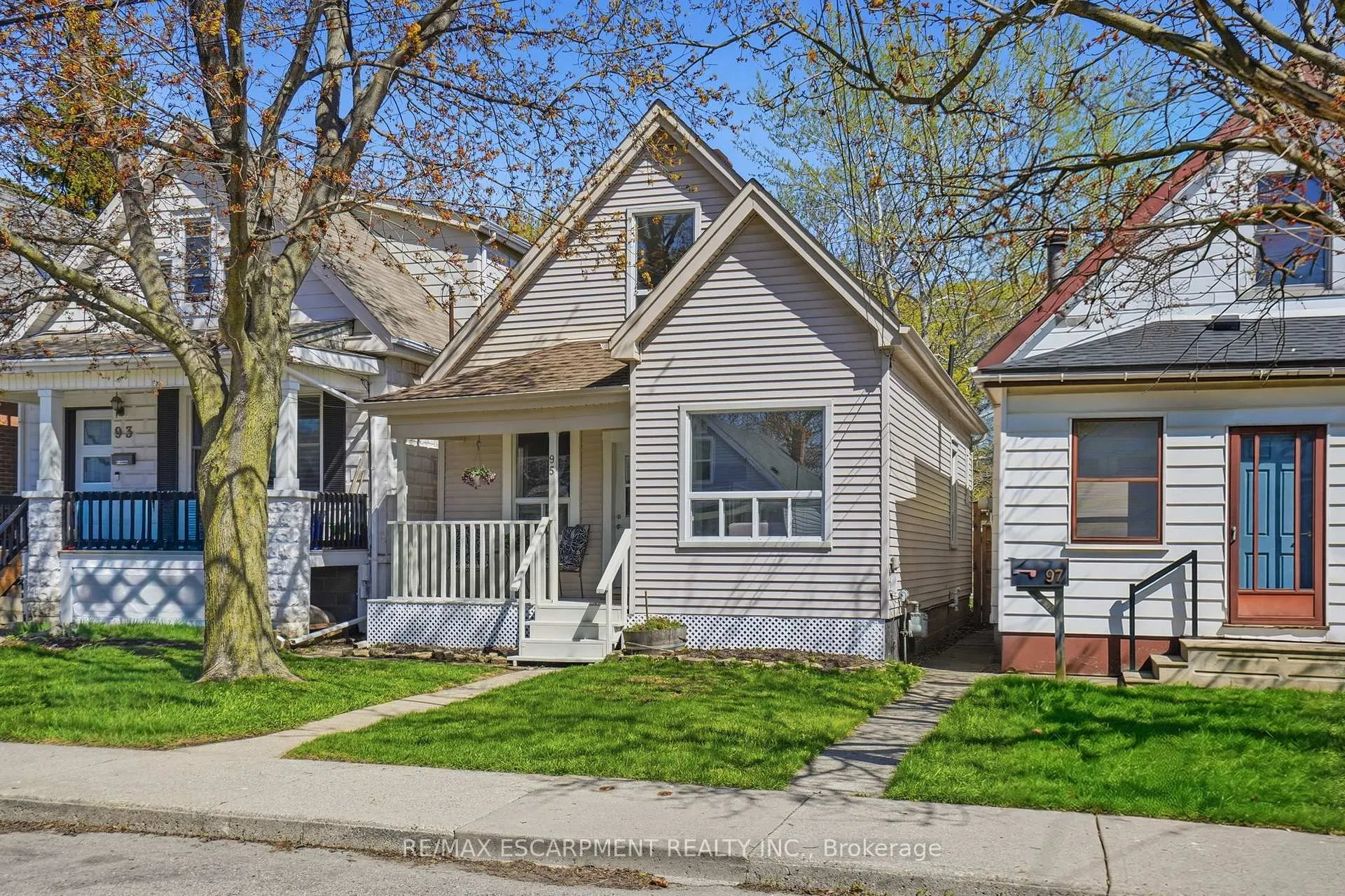 Photo 3 of 95 East 23rd Street, Hamilton, Eastmount — HOMEH