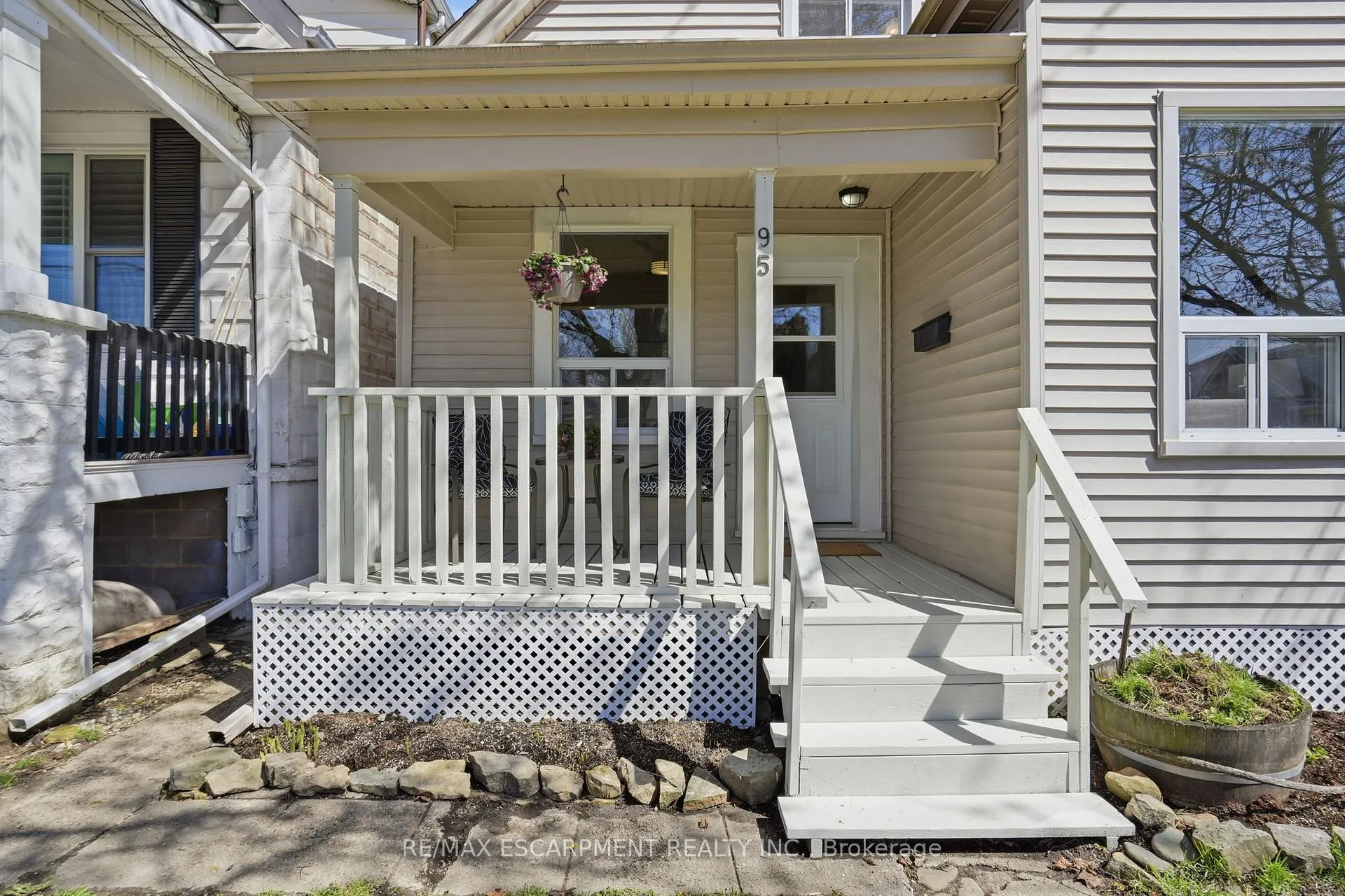 Photo 4 of 95 East 23rd Street, Hamilton, Eastmount — HOMEH
