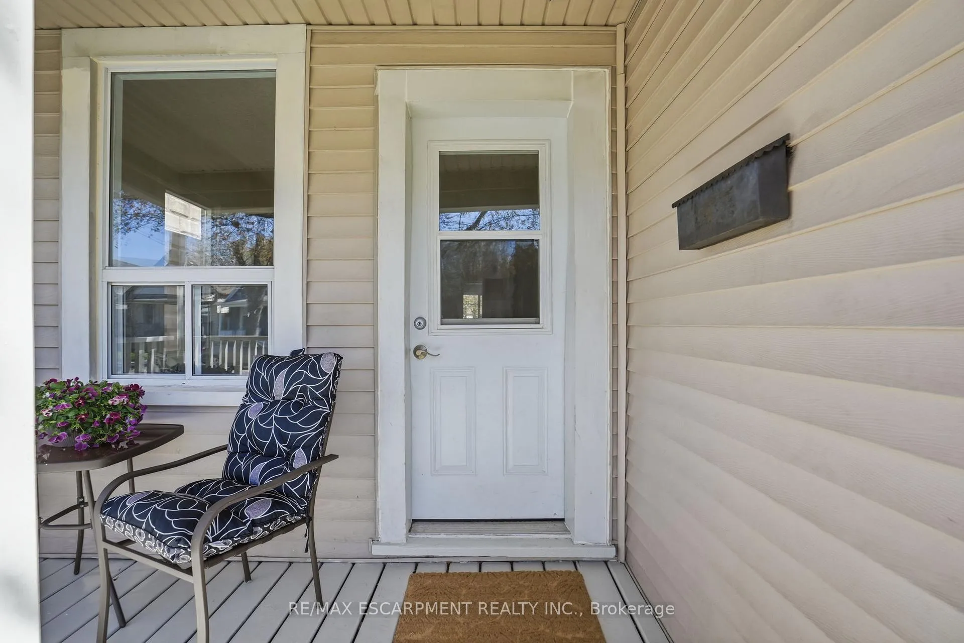 Photo 5 of 95 East 23rd Street, Hamilton, Eastmount — HOMEH