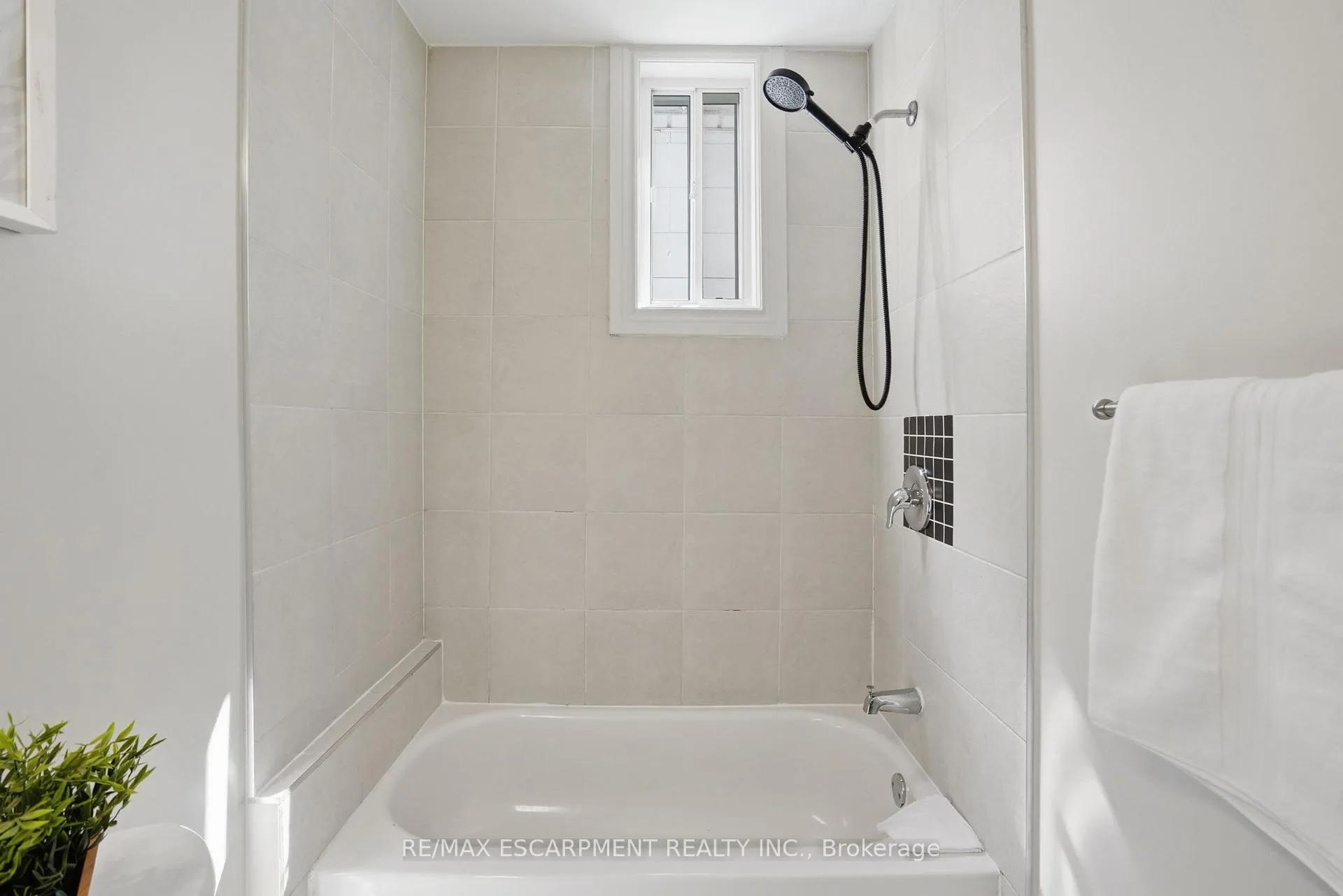 Photo 25 of 95 East 23rd Street, Hamilton, Eastmount — HOMEH