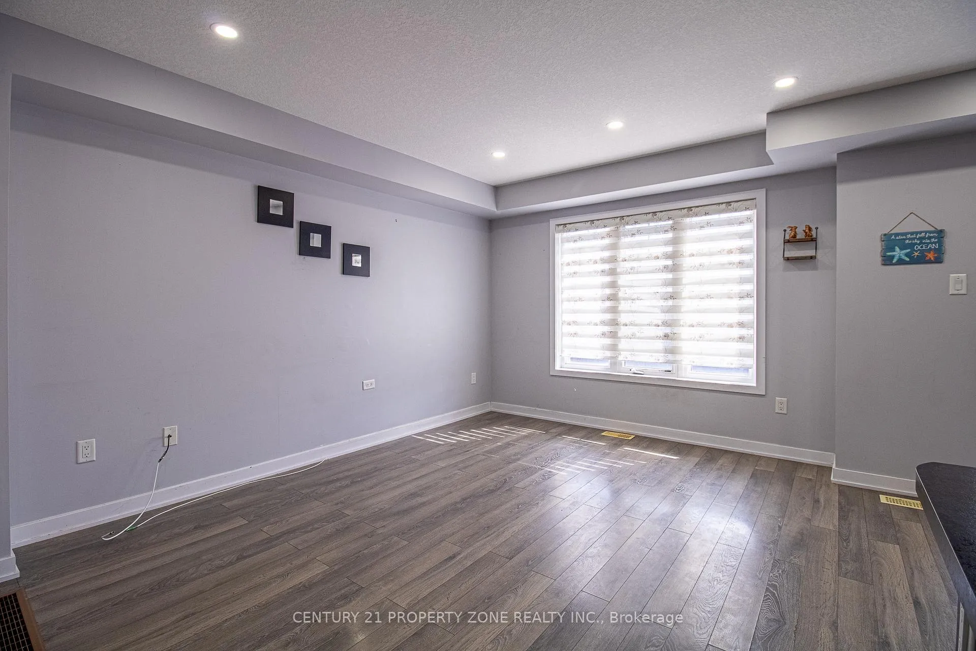 Photo 11 of 144 Crafter Crescent, Hamilton, Stoney Creek Mountain — HOMEH