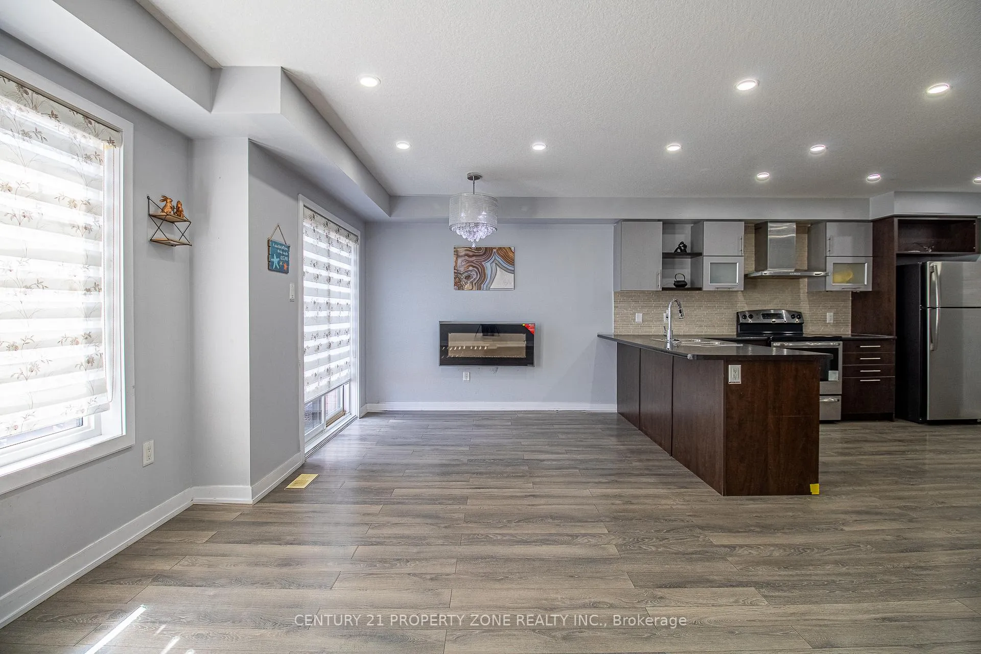 Photo 13 of 144 Crafter Crescent, Hamilton, Stoney Creek Mountain — HOMEH