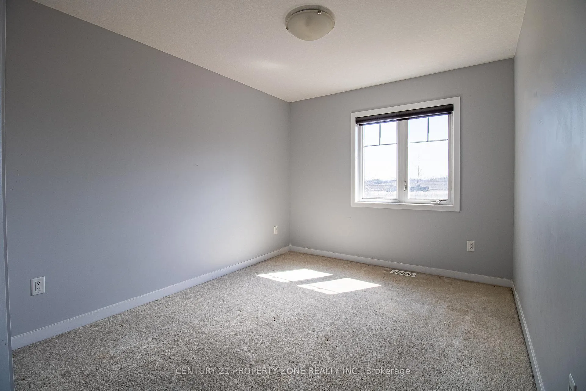 Photo 18 of 144 Crafter Crescent, Hamilton, Stoney Creek Mountain — HOMEH