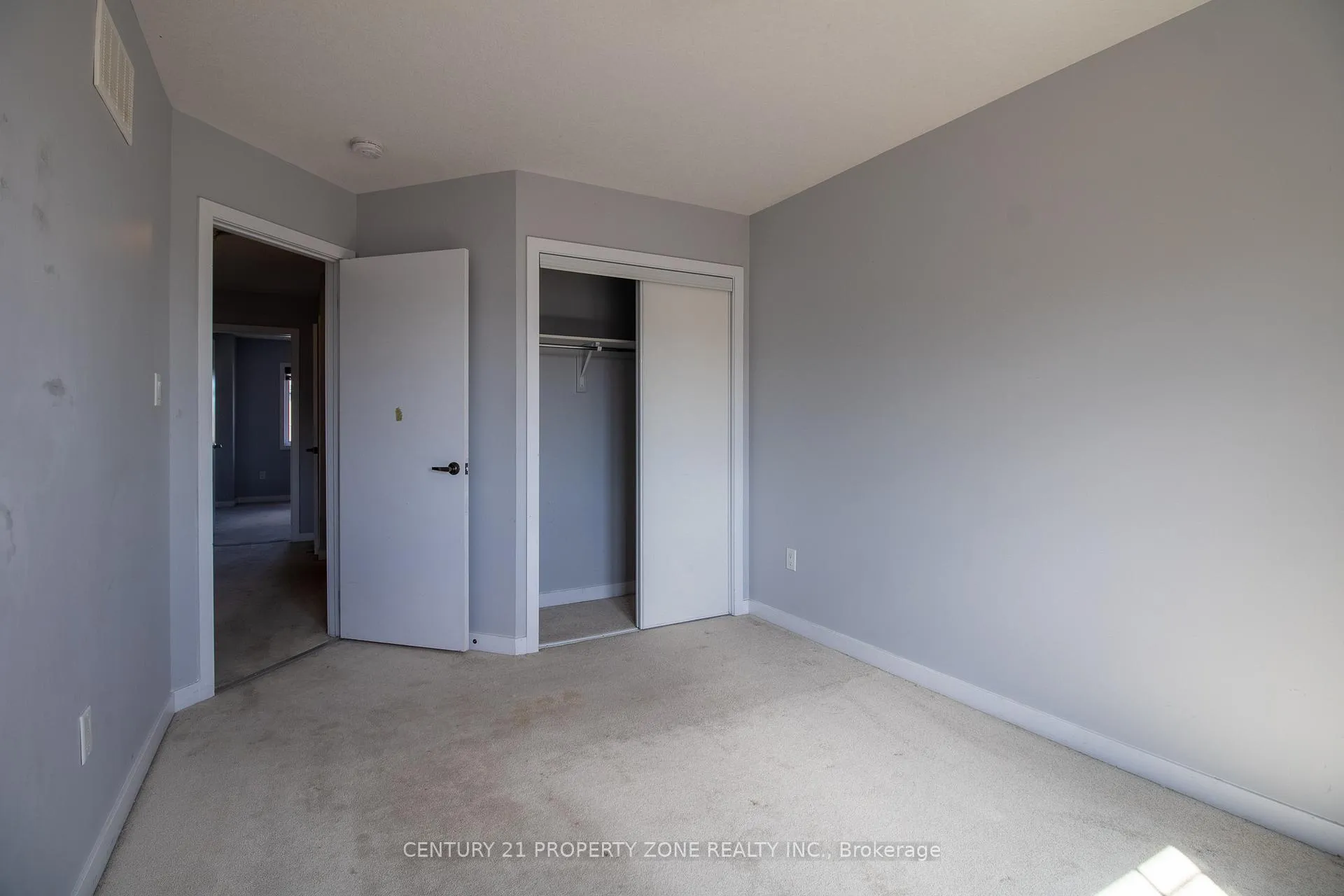 Photo 19 of 144 Crafter Crescent, Hamilton, Stoney Creek Mountain — HOMEH