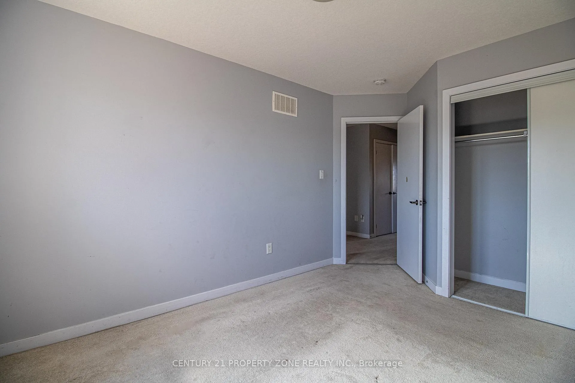 Photo 20 of 144 Crafter Crescent, Hamilton, Stoney Creek Mountain — HOMEH
