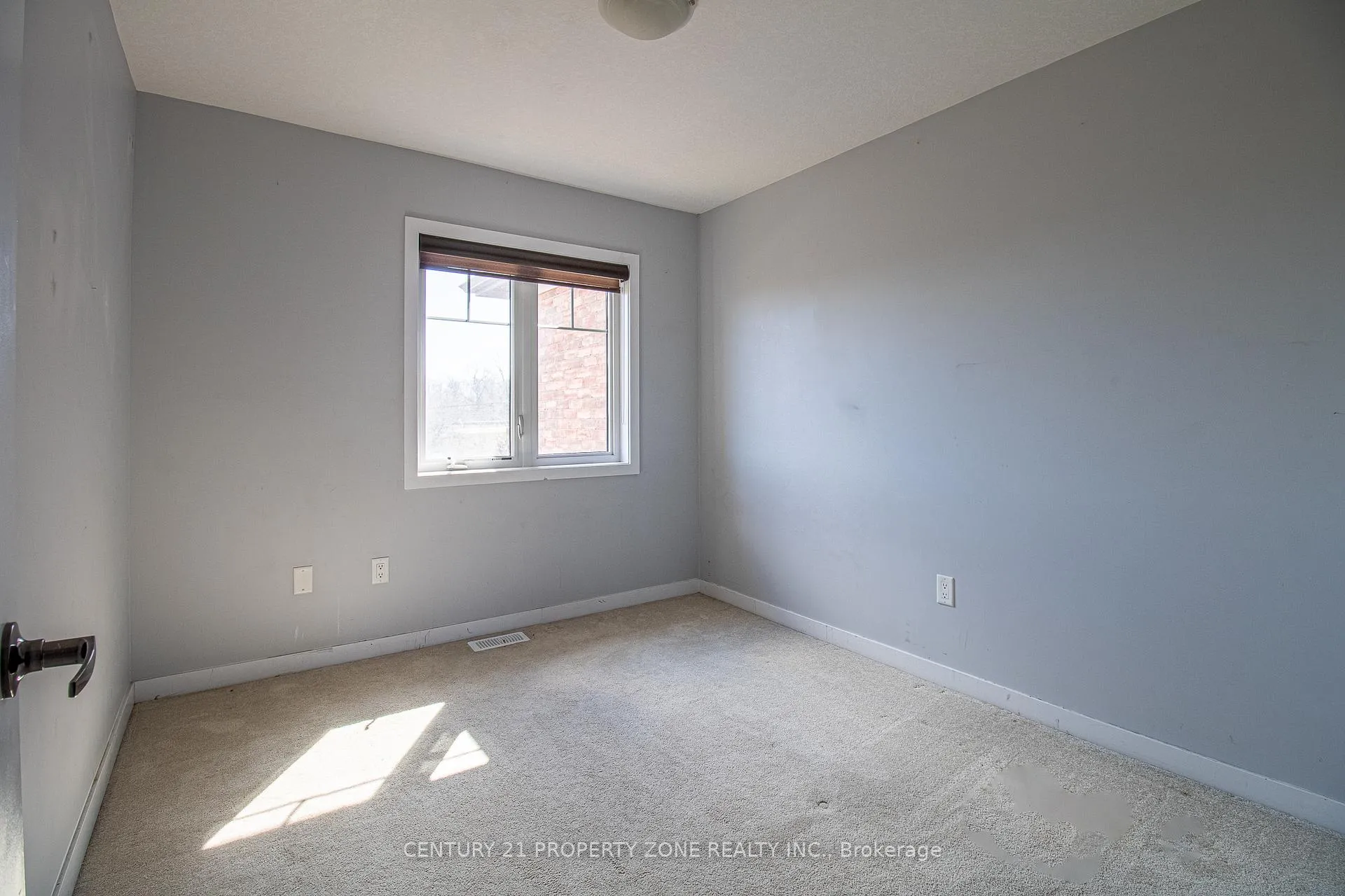 Photo 21 of 144 Crafter Crescent, Hamilton, Stoney Creek Mountain — HOMEH
