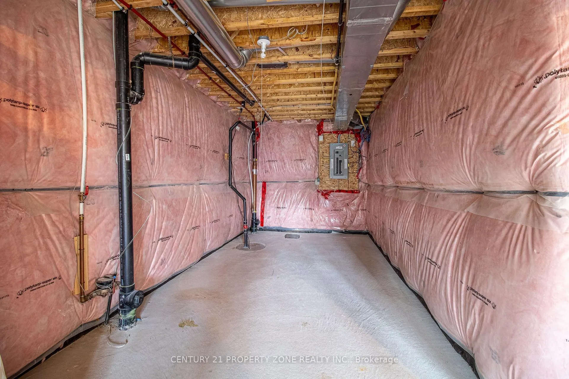 Photo 36 of 144 Crafter Crescent, Hamilton, Stoney Creek Mountain — HOMEH
