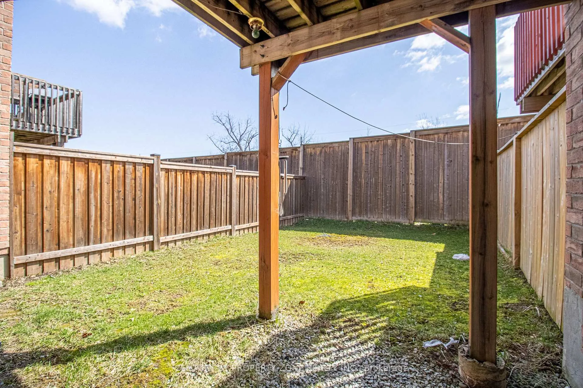 Photo 37 of 144 Crafter Crescent, Hamilton, Stoney Creek Mountain — HOMEH