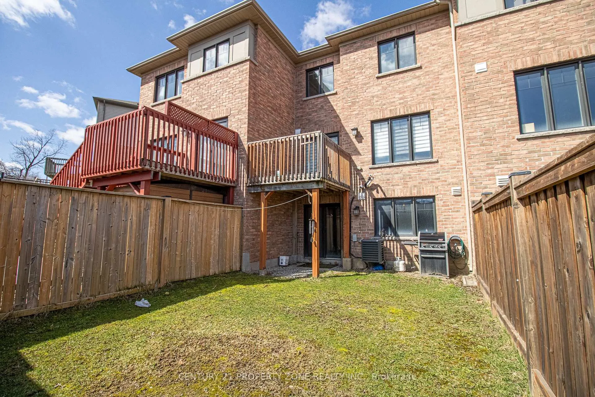 Photo 38 of 144 Crafter Crescent, Hamilton, Stoney Creek Mountain — HOMEH