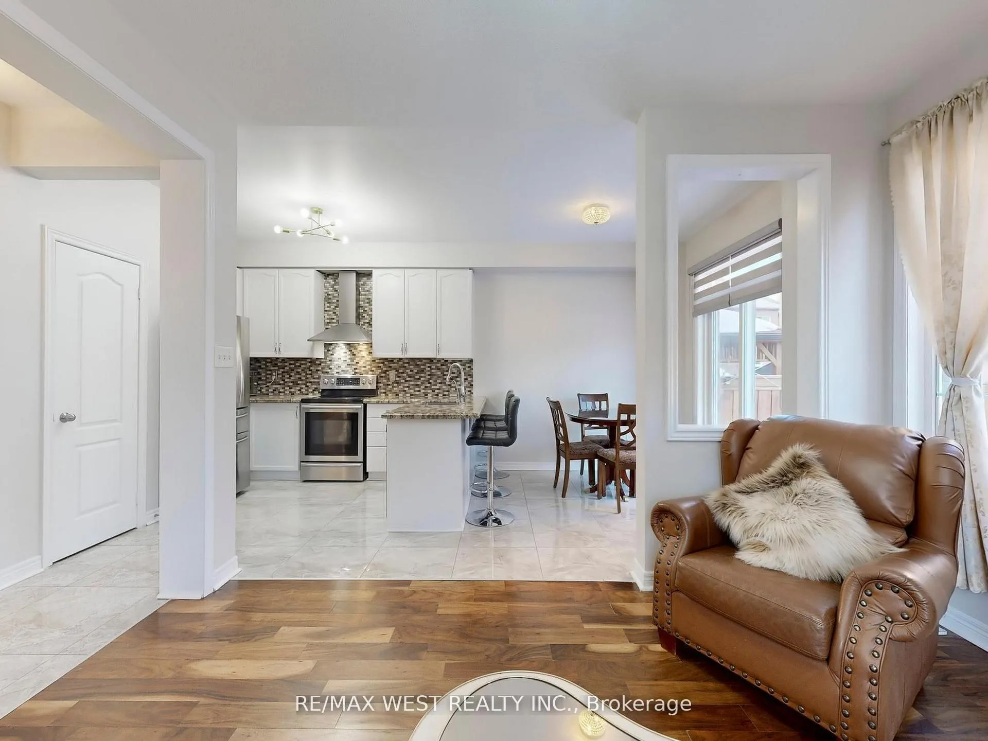 Photo 10 of 56 Planter Crescent, Vaughan, Vellore Village — HOMEH