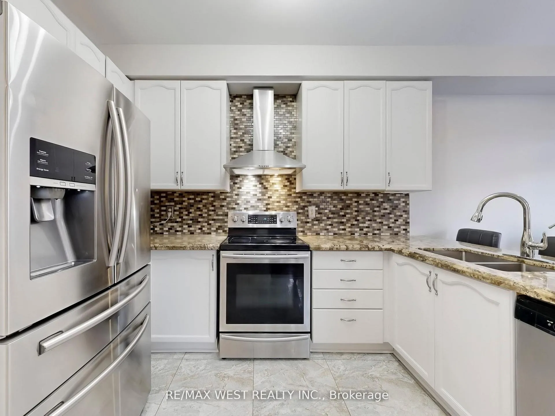 Photo 16 of 56 Planter Crescent, Vaughan, Vellore Village — HOMEH