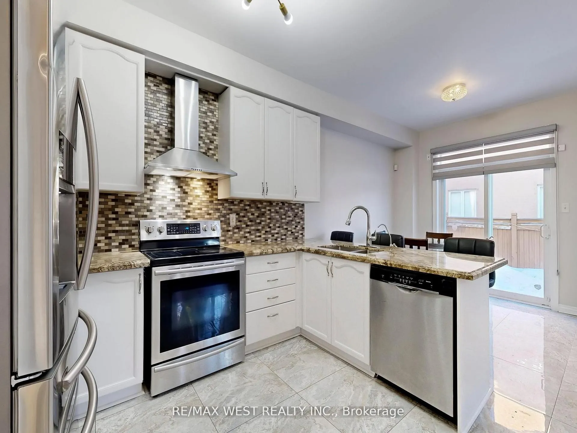 Photo 18 of 56 Planter Crescent, Vaughan, Vellore Village — HOMEH