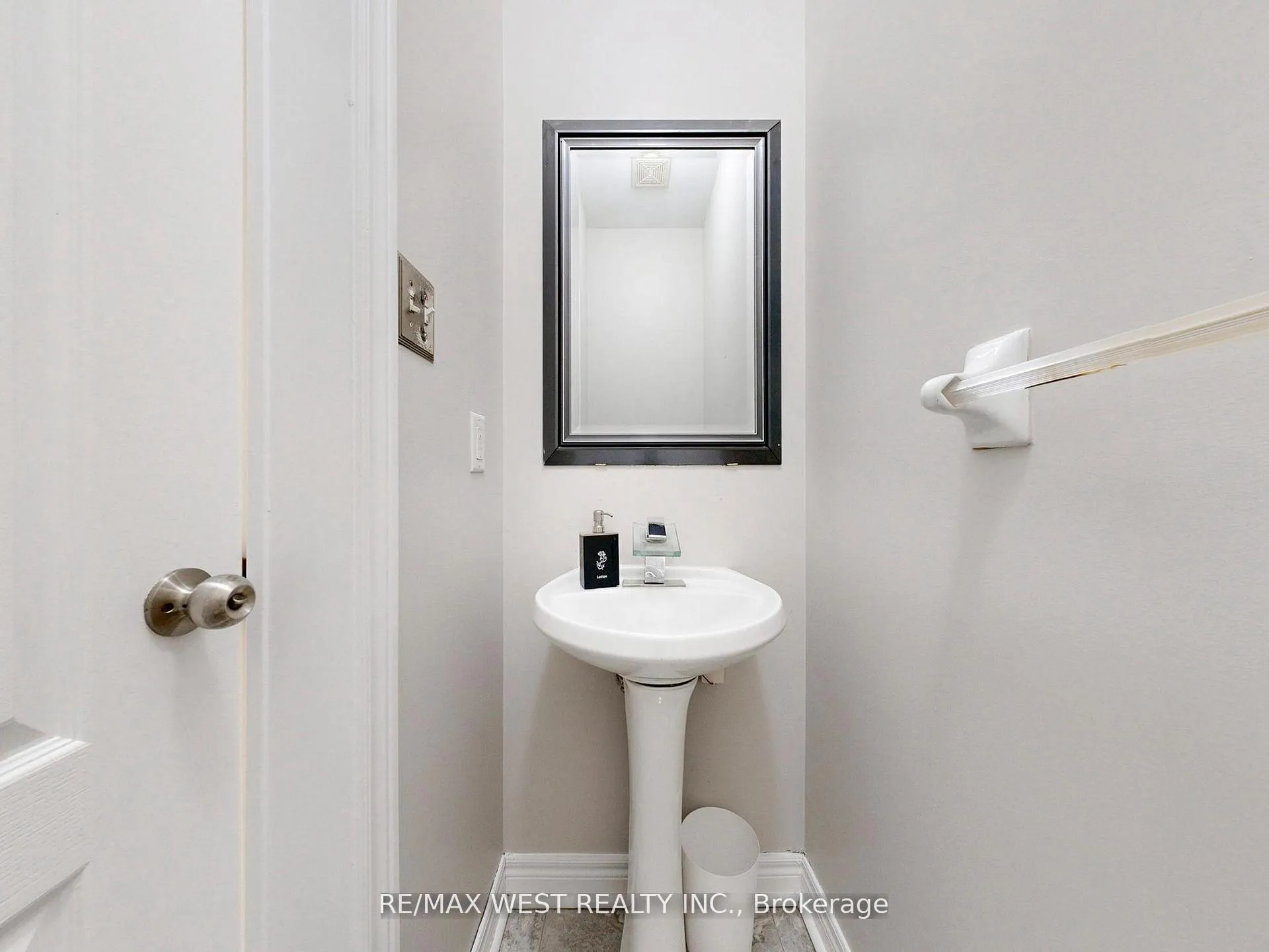 Photo 24 of 56 Planter Crescent, Vaughan, Vellore Village — HOMEH