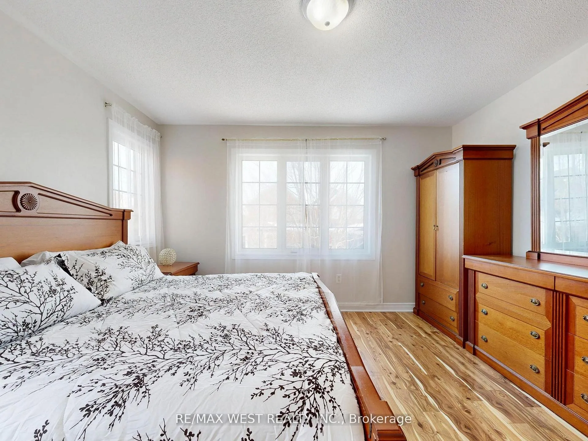 Photo 29 of 56 Planter Crescent, Vaughan, Vellore Village — HOMEH