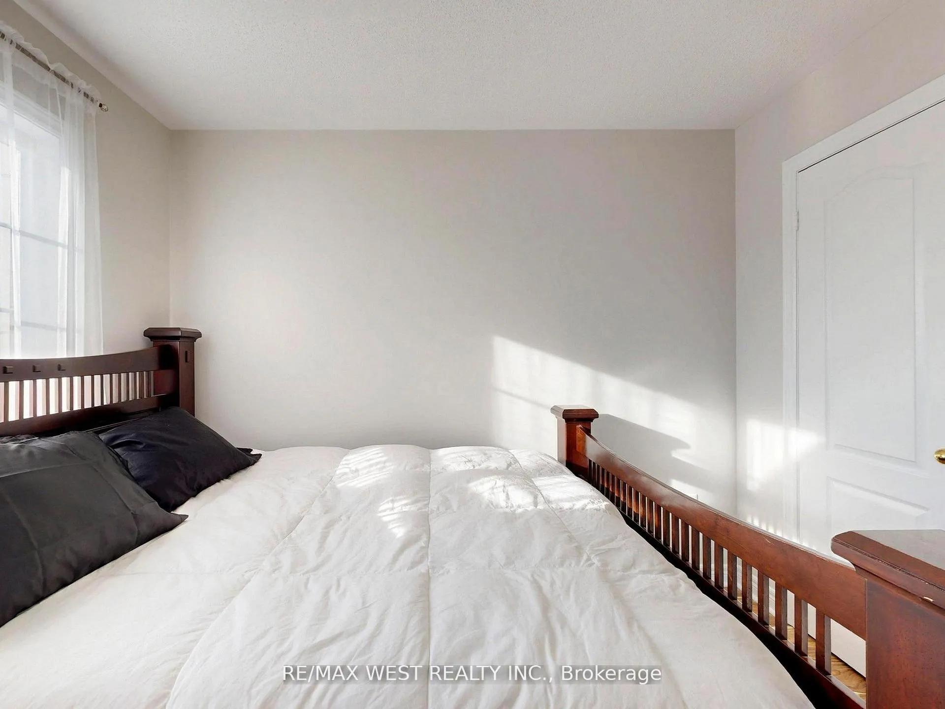 Photo 36 of 56 Planter Crescent, Vaughan, Vellore Village — HOMEH