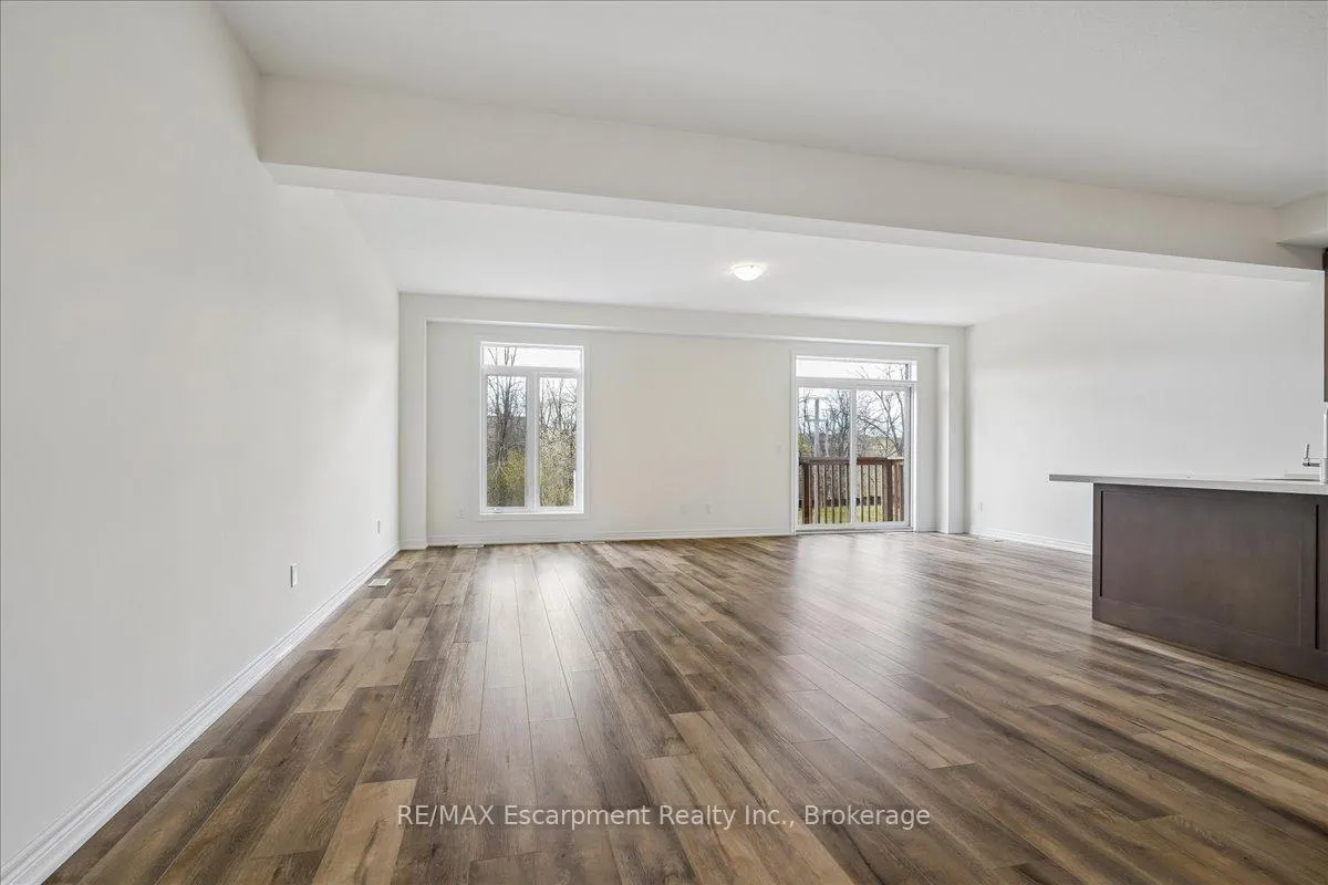 Photo 4 of 76 Valley Trail Place, Hamilton, Waterdown — HOMEH