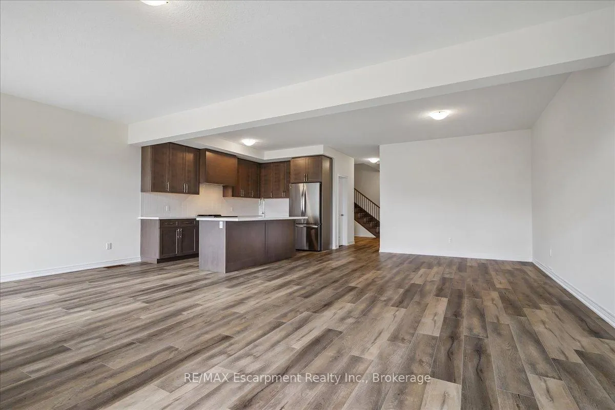 Photo 8 of 76 Valley Trail Place, Hamilton, Waterdown — HOMEH
