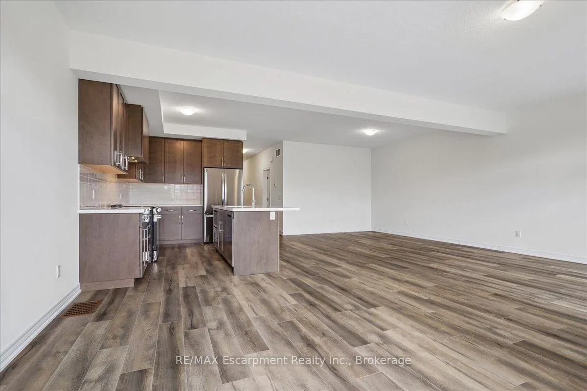Photo 9 of 76 Valley Trail Place, Hamilton, Waterdown — HOMEH