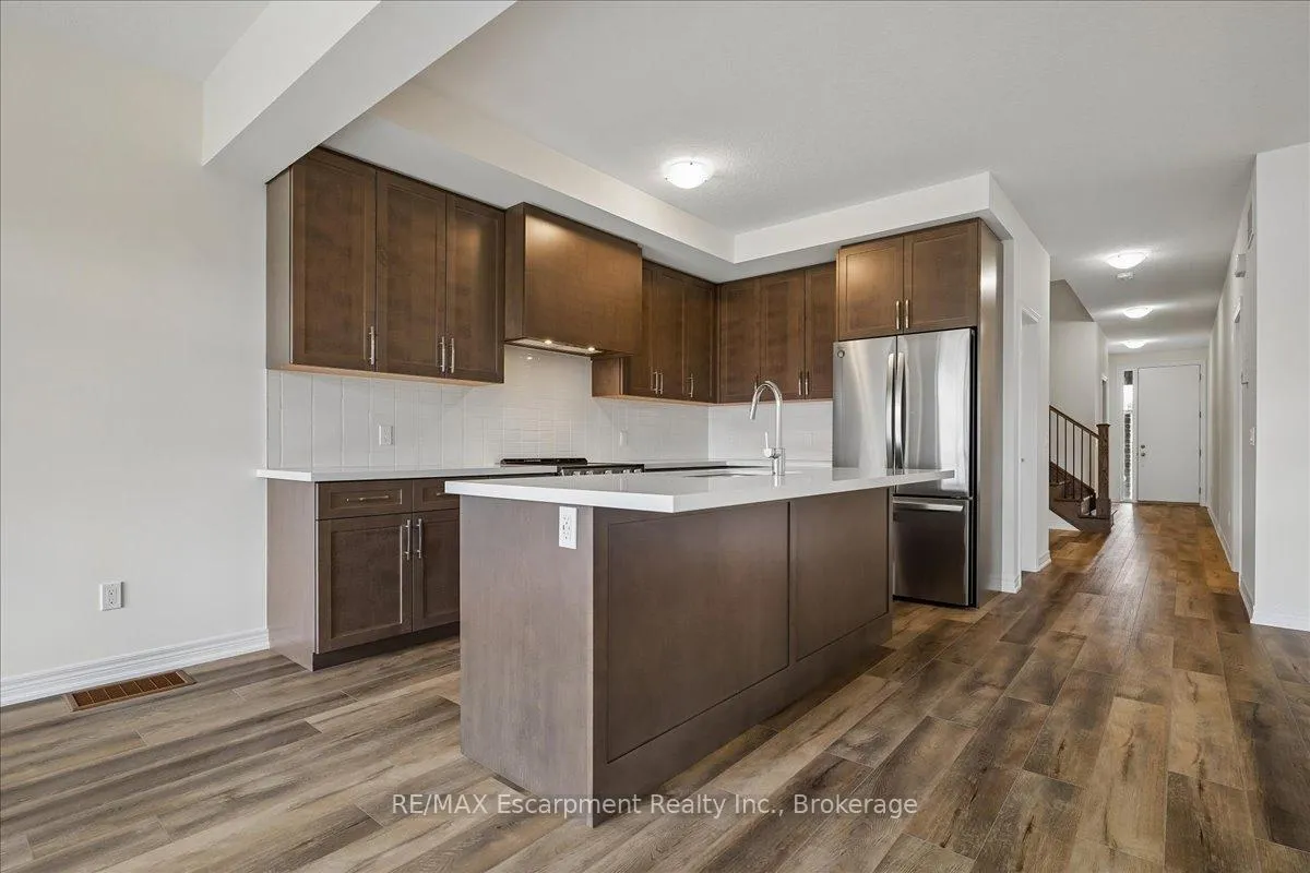 Photo 10 of 76 Valley Trail Place, Hamilton, Waterdown — HOMEH