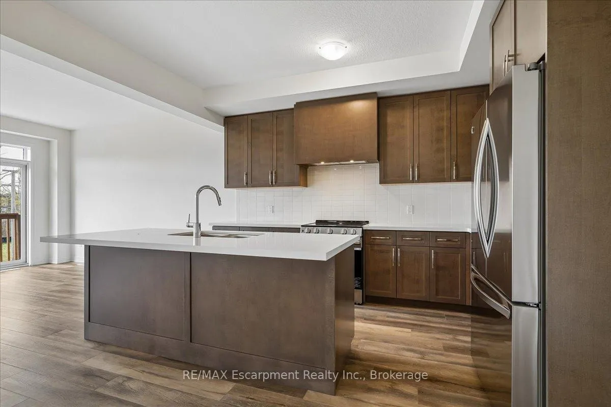 Photo 11 of 76 Valley Trail Place, Hamilton, Waterdown — HOMEH