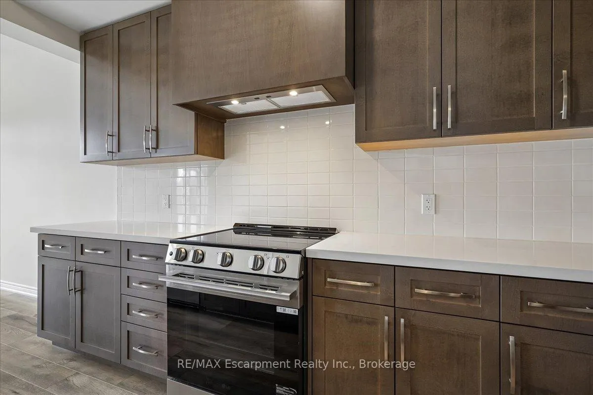 Photo 13 of 76 Valley Trail Place, Hamilton, Waterdown — HOMEH