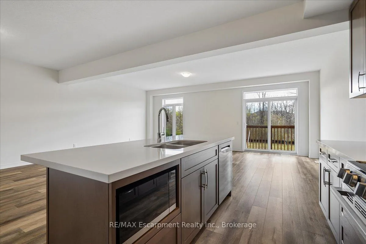 Photo 14 of 76 Valley Trail Place, Hamilton, Waterdown — HOMEH