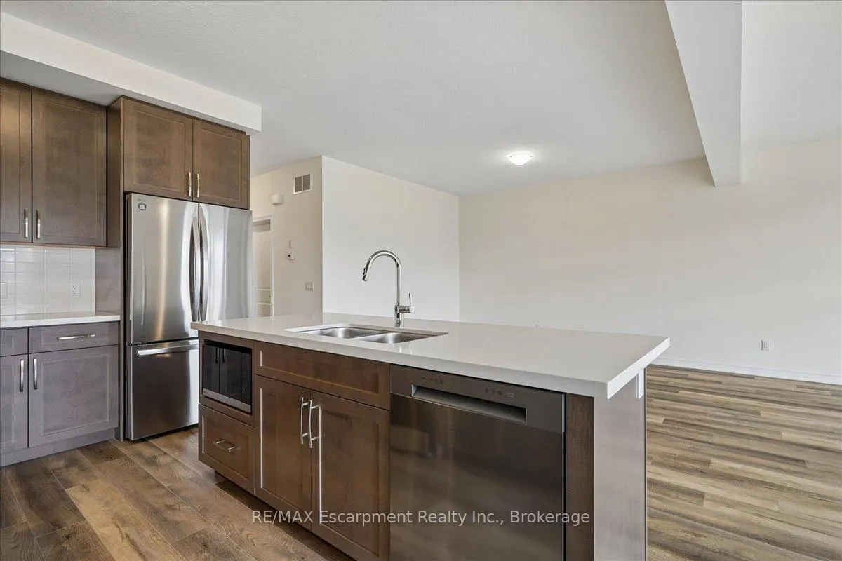 Photo 16 of 76 Valley Trail Place, Hamilton, Waterdown — HOMEH