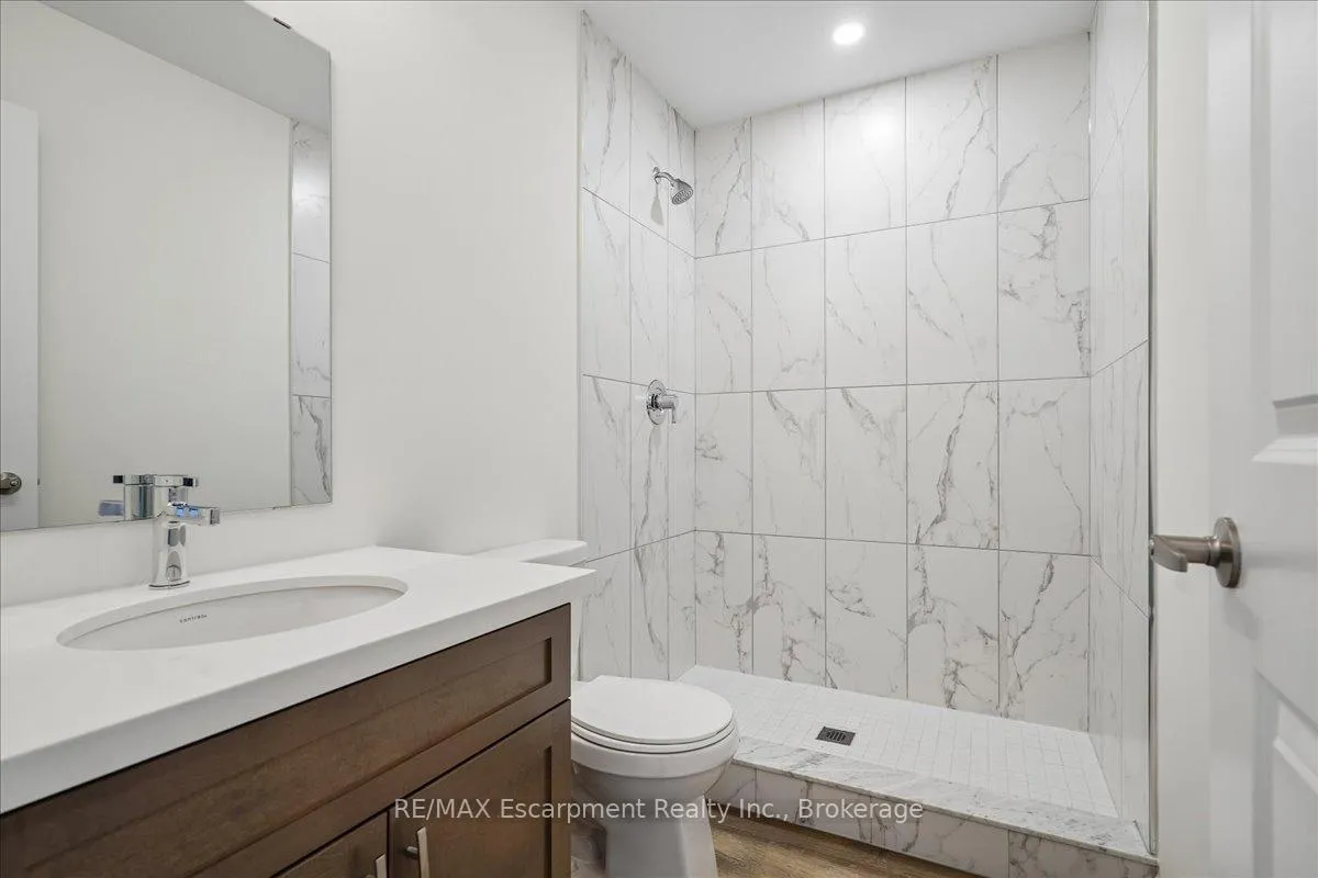 Photo 17 of 76 Valley Trail Place, Hamilton, Waterdown — HOMEH