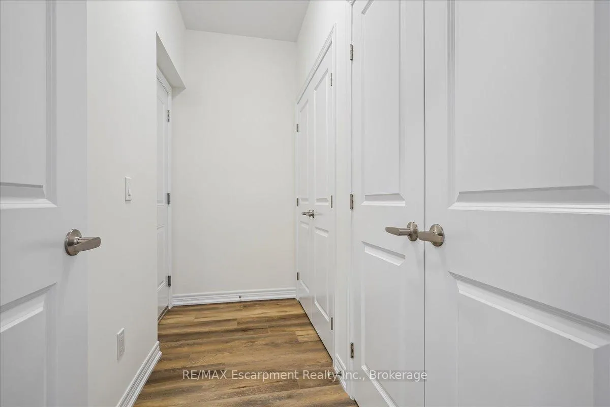 Photo 18 of 76 Valley Trail Place, Hamilton, Waterdown — HOMEH