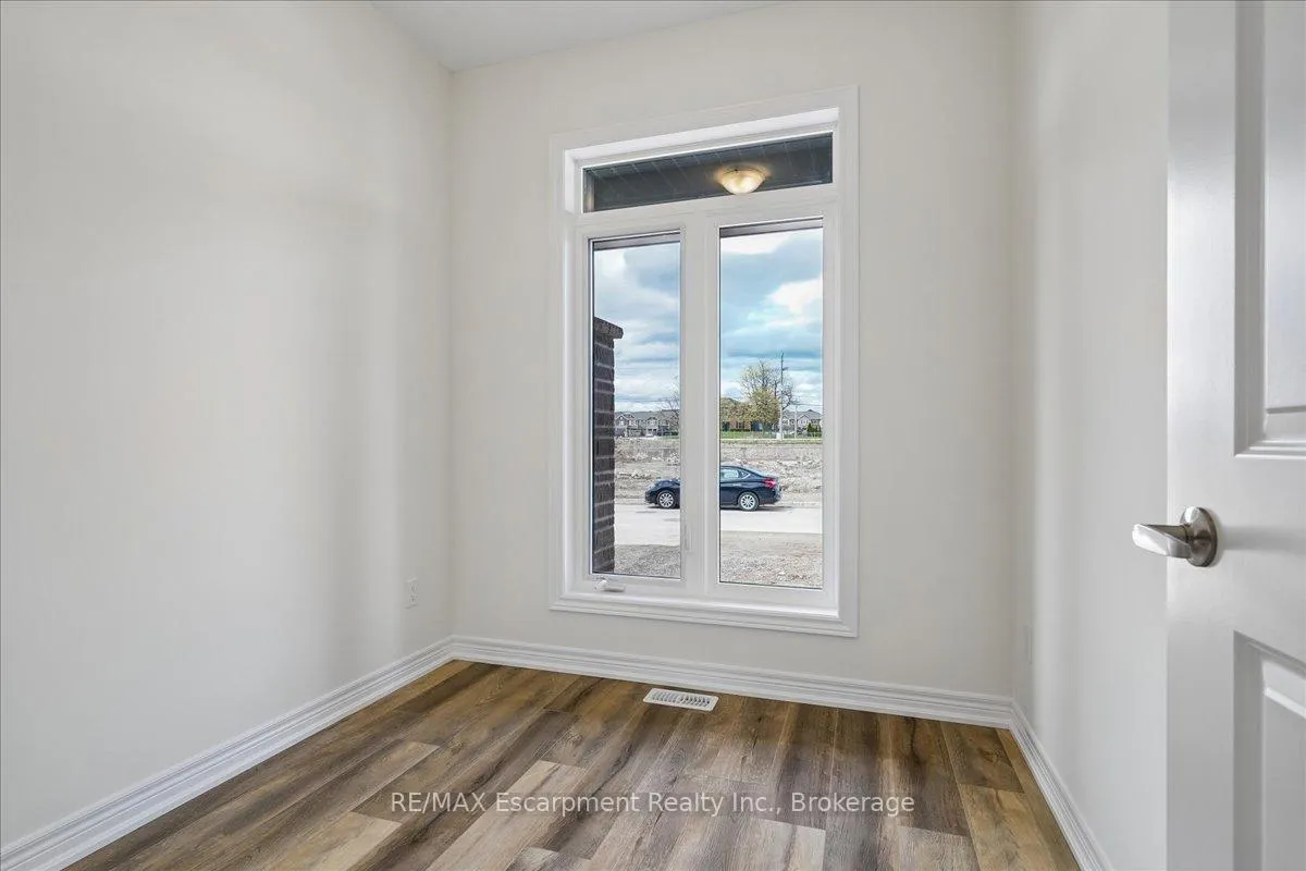 Photo 20 of 76 Valley Trail Place, Hamilton, Waterdown — HOMEH