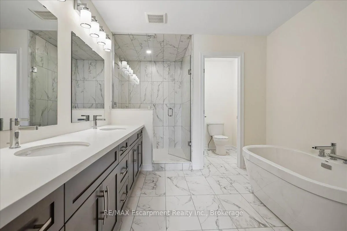 Photo 26 of 76 Valley Trail Place, Hamilton, Waterdown — HOMEH