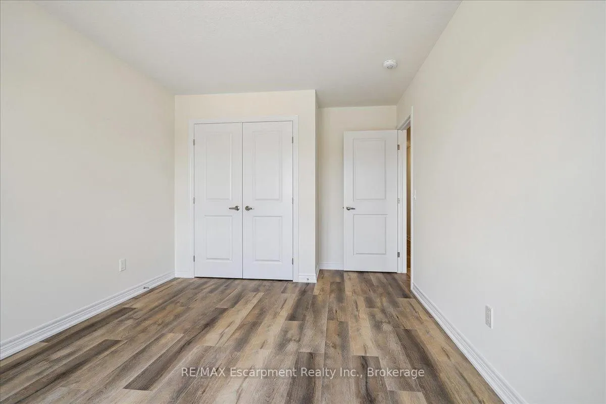 Photo 32 of 76 Valley Trail Place, Hamilton, Waterdown — HOMEH