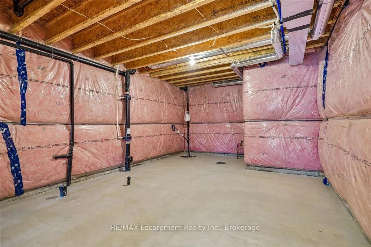 Photo 39 of 76 Valley Trail Place, Hamilton, Waterdown — HOMEH