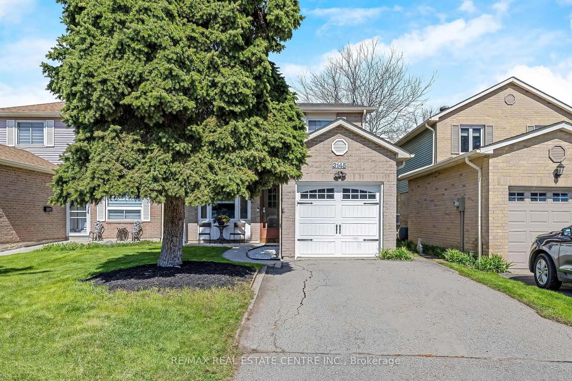 Photo 3 of 3145 Mccarron Crescent, Mississauga, Meadowvale — HOMEH