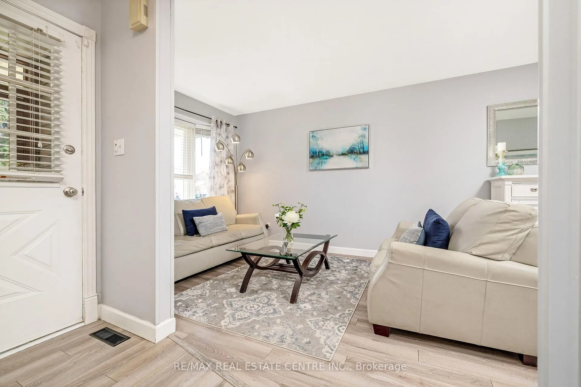 Photo 6 of 3145 Mccarron Crescent, Mississauga, Meadowvale — HOMEH